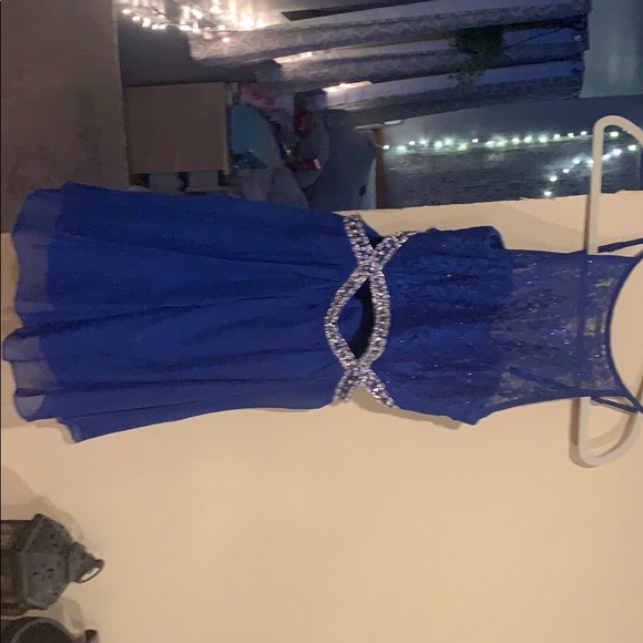 Raising money for a prom dress! - Picture 1 of 2